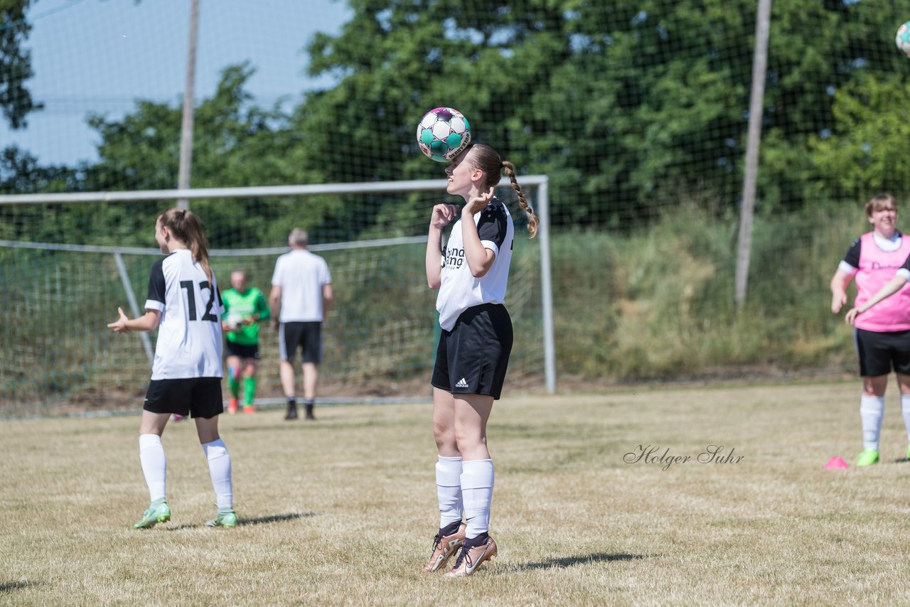 Bild 77 - wBJ TuRa Meldorf/Buesum - JFV Luebeck : Ergebnis: 1:0